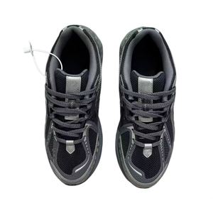 Calzado Deportivo Clásico para Hombre al por Mayor con Parte Superior de Malla Transpirable, Diseño con Cordones, Suela Antideslizante, Ideal para el Verano - Product Image 1
