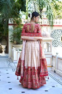 Lehenga festif brodé lourd avec chemisier élégant et vêtements de mariage indien de créateur de Dupatta Lehenga Choli pour la tenue de fête - Product Image 4