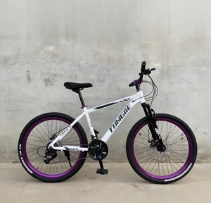 Vélo de montagne pour adultes, blanc et violet, 24/<span class=keywords><strong>26</strong></span> <span class=keywords><strong>pouces</strong></span>, <span class=keywords><strong>cadre</strong></span> en aluminium, 21 vitesses, frein à disque double, confortable pour la course - Product Image 2