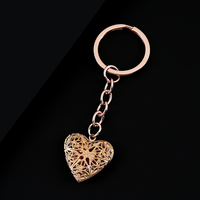 Ywyougang Ensemble de porte-clés avec médaillon cœur creux, 4 couleurs, porte-clés en métal avec insert photo, pendentif cœur, chaîne pour breloque de sac, cadeau