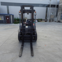 Montacargas Eléctrico de 1.5 Toneladas con Asiento, Batería, Desplazador Lateral Hidráulico y Llantas Sólidas para Carga y Descarga en Almacenes