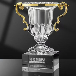 Высококачественный производитель, Новое поступление, дизайн короны, спортивный Кубок, награда, Хрустальный чемпионский трофей по индивидуальному заказу - Product Image 1