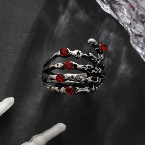 Vente en gros Rétro Dark Gothic Crâne Diamant Bague Femmes Personnalité Féminine Punk Hip Hop Style Mignon Mariage Fiançailles Fête Cadeau - Product Image 2