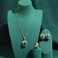 Boucles d'oreilles clous médiévales rétro en améthyste et turquoise craquelée, assorties, avec ensemble tendance