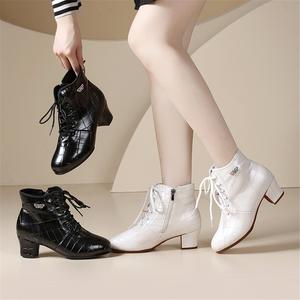 Gao Bang รองเท้าเต้นสมัยใหม่สำหรับผู้หญิง, รองเท้าบูตเต้นงานบอลรูมทรงสี่เหลี่ยมพื้นนุ่มทำจาก PU - Product Image 1