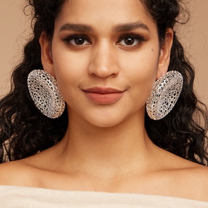 Anting Tusuk Bentuk Kesemek Besar Model Berongga, Perhiasan Kuningan Tebal untuk Wanita - Product Image 1