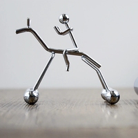 Mini Cheval à Bascule Newton Pendule Créatif Équilibre Ball Tumbler Jouet de Bureau pour Enfants Artisanat Métallique Décoration d'Intérieur Accessoires