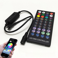   Contrôleur RGB de synchronisation vocale et musicale pour application, compatible avec les bandes LED, les guirlandes lumineuses, les lampes d'angle au sol et les lampes linéaires en cuir
