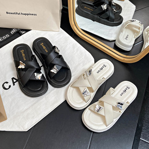 Sandalias de playa de moda para mujer con doble mariposa, de suela plana, tipo chancla de una tira, resistentes al desgaste y antideslizantes, para mujer - Product Image 1