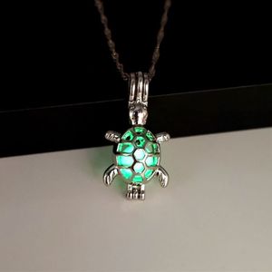 สร้อยคอไฟกลางคืนรูปเต่าสำหรับผู้หญิงจี้เรืองแสงในที่มืดฮาโลวีน - Product Image 3