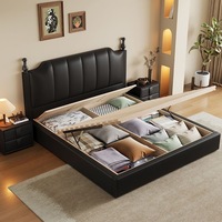 Modernes Vintage Öko-Freundliches Gepolstertes Plattformbett mit Stauraum, Hohen Pfosten, Gestepptem PU-Leder-Kopfteil, Kiefernholz, Queen-Size Softbett