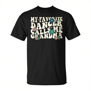 Camiseta con estampado de serigrafía de manga corta y cuello redondo para mujer, color negro, con la frase 'My Favorite Dancer Calls Me Grandma' - Product Image 3