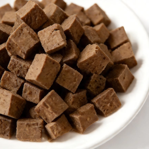 Cubes de foie de bœuf lyophilisé OEM ODM très demandés, 100 % naturels, purs, sans additifs, riches en protéines et en fer, friandises pour chiens et chats - Product Image 1