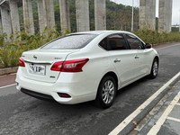 Nissan Sylphy 1.6XV CVT Automatique Premium Berline d'occasion 2018, Conduite à Gauche, Jantes R16, Tapis en Tissu, Moteur Essence 1.6L, Voiture Familiale Compacte Économique