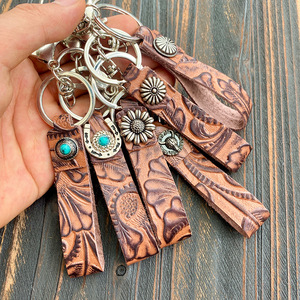 Retro Western Keychain Embossed Cowboy Leather Keychain Bohemian Wrist Straps Engraved Cowhide Band Key Chain