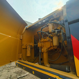 รถขุด CAT325D ขนาด 25 ตัน พร้อมบุ้งกี๋ขุดขนาด 1.25 ลูกบาศก์เมตร รถขุดตีนตะขาบ CAT325D มือสอง - Product Image 5
