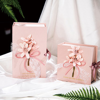 Boîte cadeau en papier décorative florale avec fermeture magnétique, boîte en carton à couvercle rabattable, emballage élégant pour les souvenirs de fête