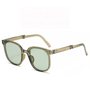 Lunettes de soleil pliantes à monture complète tendance rétro marron UV400 unisexe, verres PC de haute qualité - Product Image 4