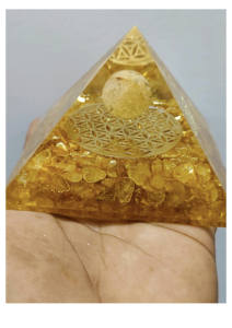 Pyramide d'orgonite artisanale en citrine avec petites boules, cristal de guérison, décoration écologique pour la maison et cadeau - Product Image 3