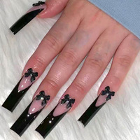 24pcs Kuku Palsu Panjang Bentuk Coffin Hitam French Tip Press on Nails Dekorasi 3D Pita Hitam Berhias Rhinestone Kuku Palsu yang Dapat Digunakan Kembali untuk Wanita dan Remaja Putri
