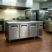 Table de travail multifonctionnelle pour restaurant, design tendance, avec réfrigérateur intégré