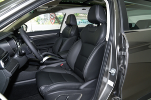 Offre Spéciale – Camionnette d'occasion FX 2024 1.8T Smart Automatique R18, 9000 km, Euro VI, Essence Turbo, Conduite à Gauche, Prête à l'Exportation - Product Image 5