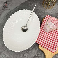 Vaisselle de Luxe en Porcelaine Blanche pour Hôtels et Restaurants, Assiettes Plates Festonnées et Tasse, Service Personnalisé en Céramique, Assiettes et Bols, Ensemble Complet