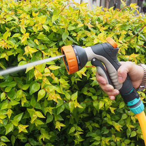 Pistola de agua ajustable de plástico para jardín, rociador con gatillo para riego de plantas al aire libre y limpieza de coches con cabezal de pulverización de alta presión - Product Image 2