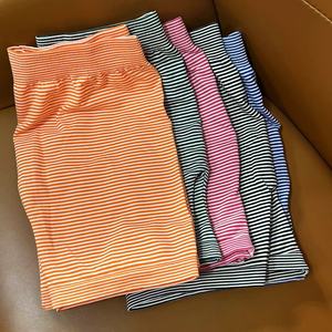 Professional Manufacture Casual Fitness Short <strong>Leggings</strong> for <strong>Women</strong> Girls Stretchy One Size with Striped <strong>Patterned</strong> Design - Product Image 5