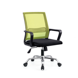 Vend une chaise de bureau ergonomique en cuir pivotante pour la direction - Product Image 2