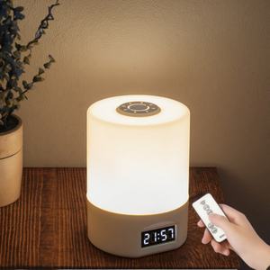 Lámpara LED Nocturna con Control Remoto y Carga USB, con Reloj, 3 Temperaturas de Color, Brillo Ajustable, Lámpara de Mesa para Mesita de Noche - Product Image 1