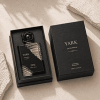 Flacon de parfum haut de gamme en verre carré, avec bouchon sculpté floral, couvercle à pression, gravure laser, peinture de contour rayée, 50 ml, 100 ml