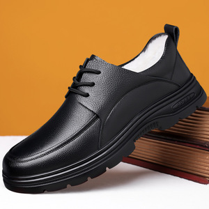 Chaussures décontractées en cuir véritable noir à lacets avec doublure en fausse fourrure, semelle en caoutchouc souple pour hommes, chaussures de conduite à bout rond pour l'automne - Product Image 1