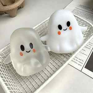 Venta al por mayor: Juguetes antiestrés moldeables de 6 cm <span class=keywords><strong>con</strong></span> forma de fantasma de Halloween, hechos a mano <span class=keywords><strong>con</strong></span> aceite de coco y vaselina, tipo bola blanda. - Product Image 3