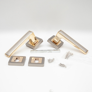 Poignée de porte carrée en alliage de zinc de style européen, design italien moderne, ensemble de poignées à levier pour projets résidentiels (vente en gros) - Product Image 4