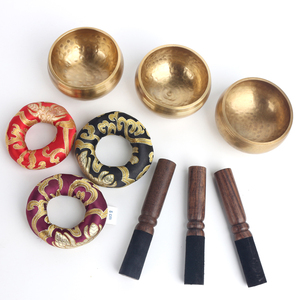 Ensemble de méditation et de rituels spirituels en gros : Bâtons en bois et bols chantants en métal pour la culture bouddhiste - Product Image 2