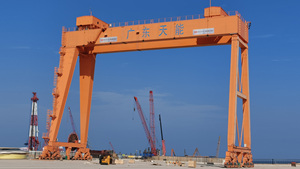 מנוף גשרי ענק 2000t-62m עם מערכת ניהול נתונים 5G, עיצוב עגלה כפולה ותאימות לתקני AWS - Product Image 5