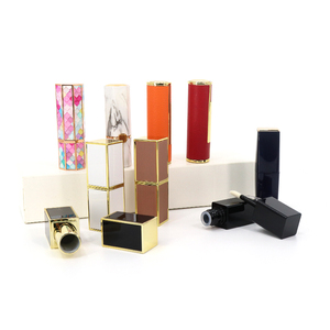 Grosir Kustom Kosong Putih dan Hitam <span class=keywords><strong>Lipgloss</strong></span> Kemasan Mewah Kemasan Lipstik Cair <span class=keywords><strong>Lip</strong></span> <span class=keywords><strong>Gloss</strong></span> Wadah Tabung dengan Sikat - Product Image 6