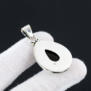 Collar con Colgante de Ópalo Amarillo Triple en Forma de Pera, Plata de Ley 925 Hecha a Mano, Estilo Bohemio Clásico con Engaste de Bisel - Product Image 3