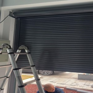 <span class=keywords><strong>Porte</strong></span> à enroulement motorisée automatique en alliage d'aluminium sur mesure OEM/ODM, vente en gros d'usine pour projets mondiaux - Product Image 5