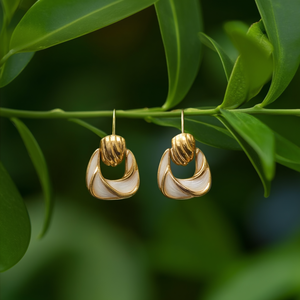 Boucles d'oreilles pendantes tendance en acier inoxydable 316L avec placage or PVD, durables et résistantes - Product Image 3