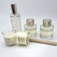 Diffuseur d'huiles essentielles en verre carré de luxe, sans flamme, avec fleurs séchées et bâtonnets en rotin, parfum et couleur personnalisés