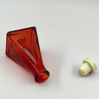 Diffuseur de parfum en verre en forme de pyramide rouge vide de 100 ml au design unique, décoration d'intérieur, avec bouchon en liège