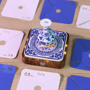 Regalo creativo Jarrón de porcelana 3D Modelo Azul Blanco Papel chino Arte Adorno de escritorio con luz LED - Product Image 4