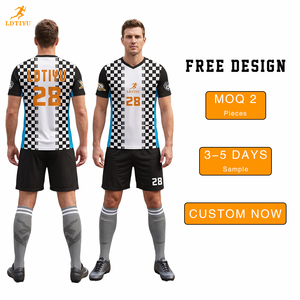 Nieuwe, op maat gemaakte, ademende voetbaltenues, voetbalset 100% polyester, sneldrogend, met trekkoord, sportuniformen voor volwassenen, kort model - Product Image 1