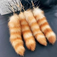 En gros, porte-clés mignon en forme de queue de raton laveur en fourrure, breloque pour sacs et porte-clés, porte-clés de couple pour la décoration de sacs à dos