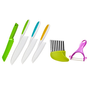 Set di 15 Coltelli in Plastica per Bambini con Logo Personalizzato, Taglierini Ondulati per Frutta e Torte, Utensili da Cucina - Product Image 4