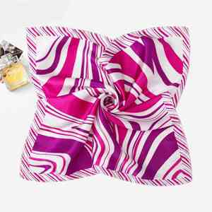 ผ้าพันคอสี่เหลี่ยมพิมพ์ลายดิจิทัลแบบกำหนดเอง ทำจากผ้าฝ้ายและผ้าเรยอนแคนวาสสำหรับผู้หญิง - Product Image 5