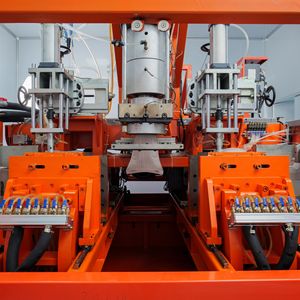 Máquina de Moldeo por Extrusión y Soplado Totalmente Eléctrica Savy, Ahorro de Energía, Alta Velocidad, para Producción de Botellas de Plástico, Suministro Global para Exportación - Product Image 6