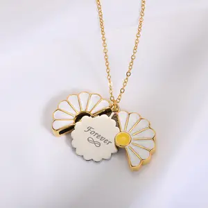 New Daisy Jewelry Necklace Women's Gold Pendant Drop Oil Chrysanthemum Opening and Closing Necklace Letter Pendant Necklace